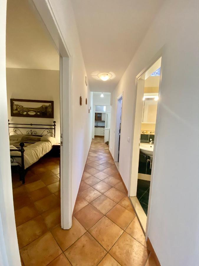 Nice & Roomy Behind The Uffizi Museum Florencia